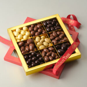 luxury Christmas gifts for auntie hamper selection Walnut Tree