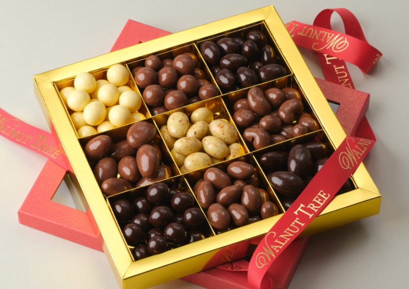 luxury Christmas gifts for auntie hamper selection Walnut Tree